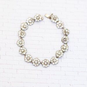 6 inch, Vintage Silver Tone Floral Links Clear Rhinestone Bracelet - V26